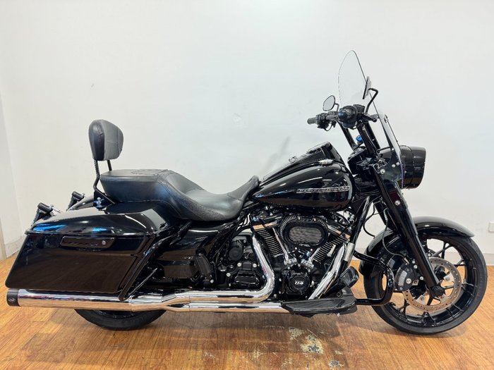 2019 Harley-Davidson FLHRXS ROAD KING SP CUSTOM Black