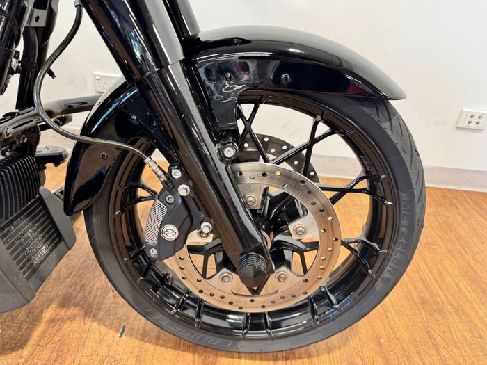2019 Harley-Davidson FLHRXS ROAD KING SP CUSTOM Black