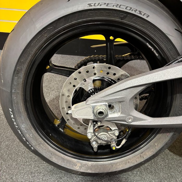 2024 DUCATI PANIGALE V4R Red