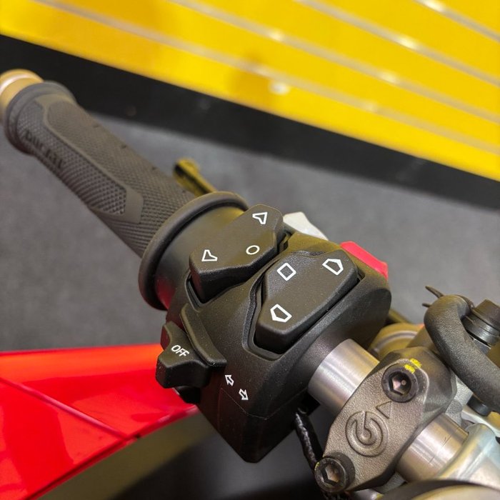 2024 DUCATI PANIGALE V4R Red