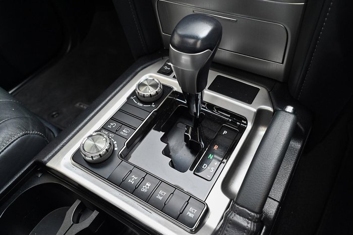 2019 Toyota Landcruiser VX VDJ200R 4X4 Dual Range Glacier White