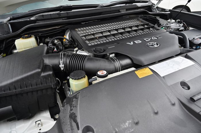 2019 Toyota Landcruiser VX VDJ200R 4X4 Dual Range Glacier White