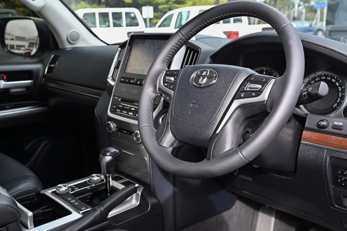 2019 Toyota Landcruiser VX VDJ200R 4X4 Dual Range Glacier White