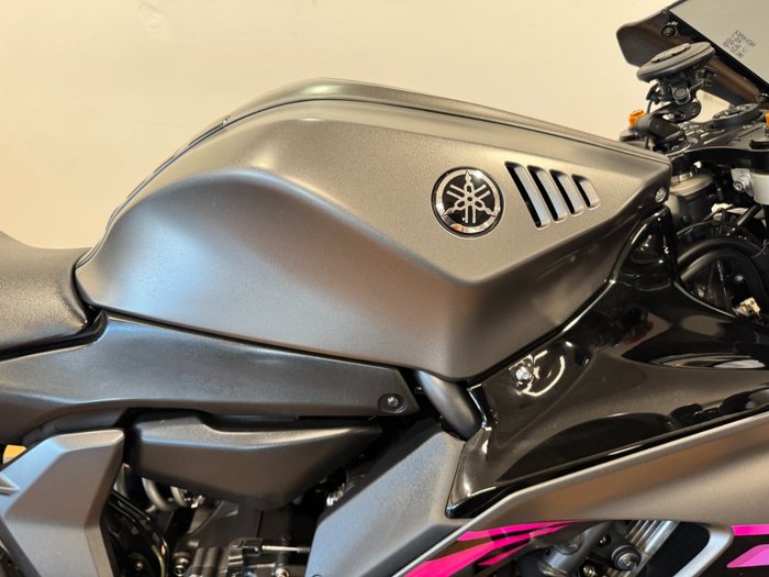 2024 Yamaha YZF-R7LA GREY