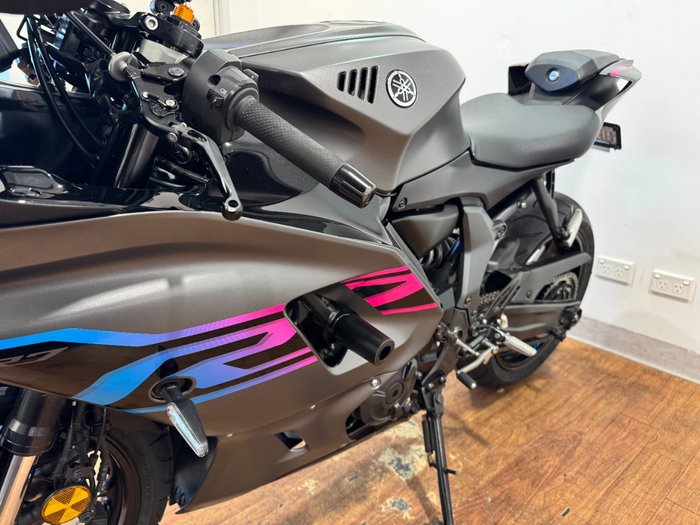 2024 Yamaha YZF-R7LA GREY