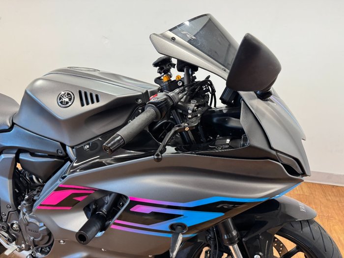 2024 Yamaha YZF-R7LA GREY