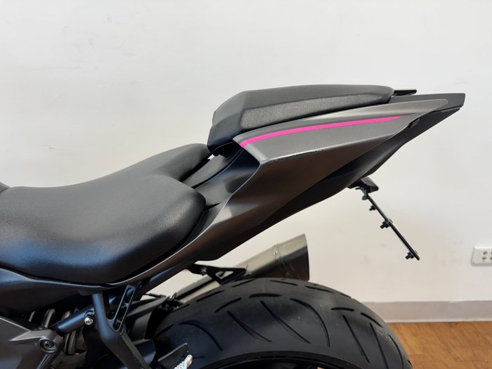 2024 Yamaha YZF-R7LA GREY