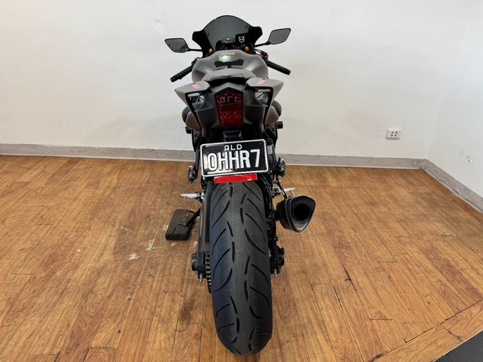 2024 Yamaha YZF-R7LA GREY