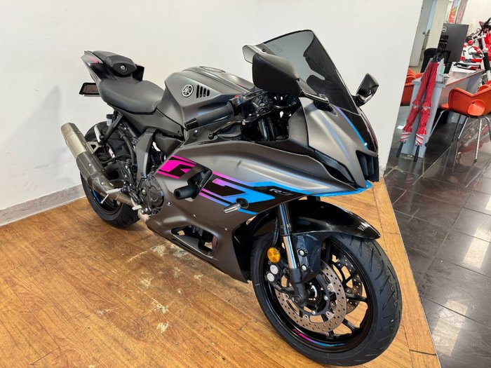 2024 Yamaha YZF-R7LA GREY
