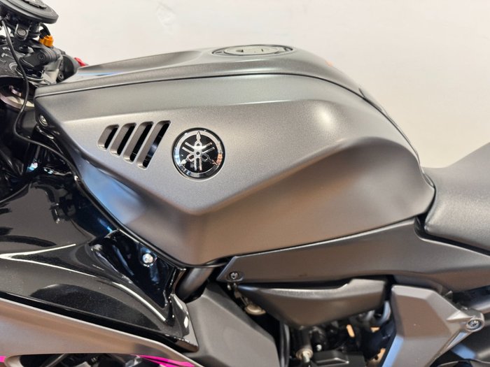 2024 Yamaha YZF-R7LA GREY
