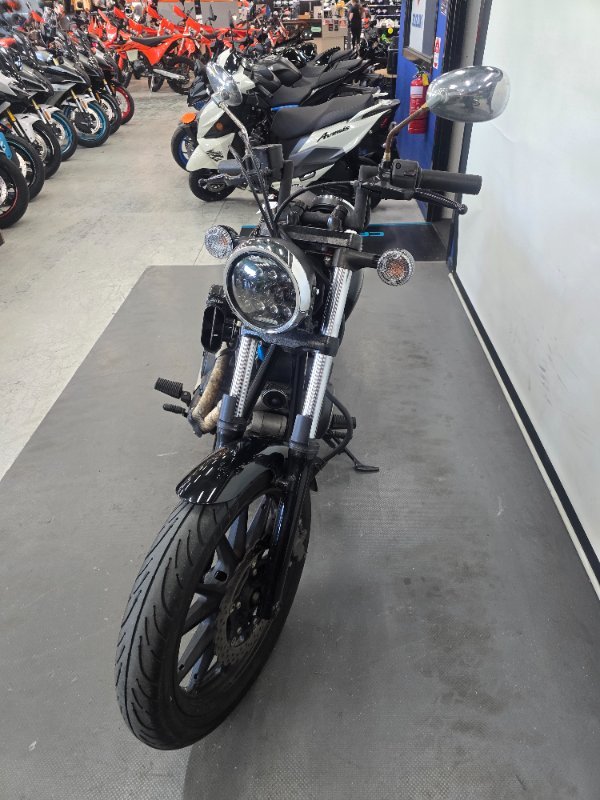 2013 Yamaha BOLT Black
