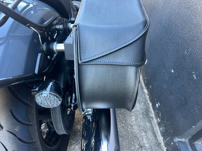 2022 Indian CHIEF DARK HORSE GREY