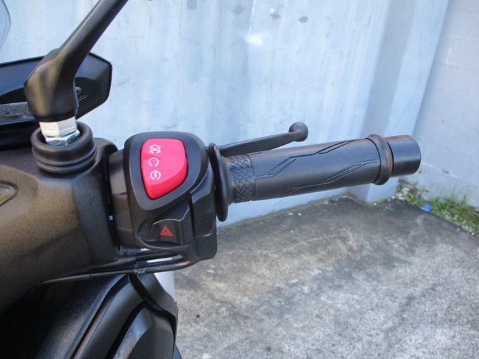 2023 YAMAHA XMAX 300 (CZD300A) WHITE