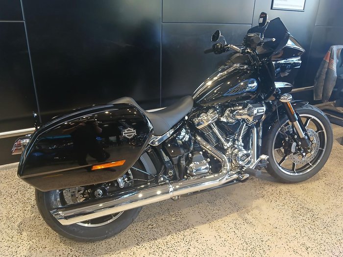 Harley-Davidson Low Rider ST 117 (FXLRST) Softail