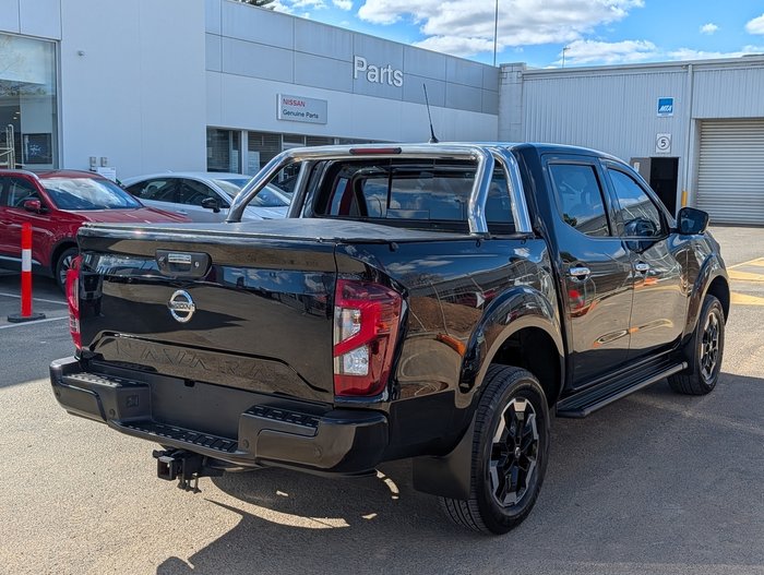2022 Nissan Navara ST-X