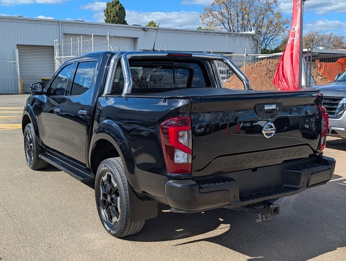 2022 Nissan Navara ST-X