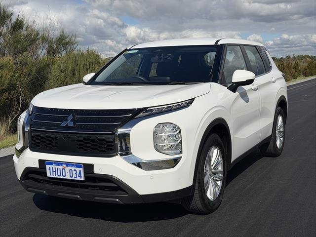 2023 Mitsubishi Outlander ES