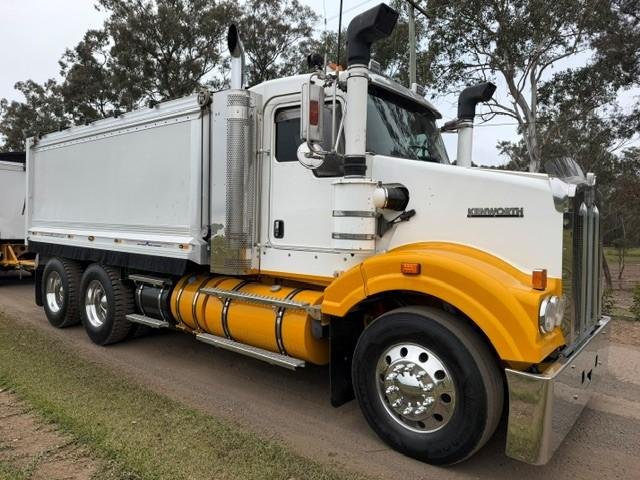 2013 Kenworth T400 Series T409SAR