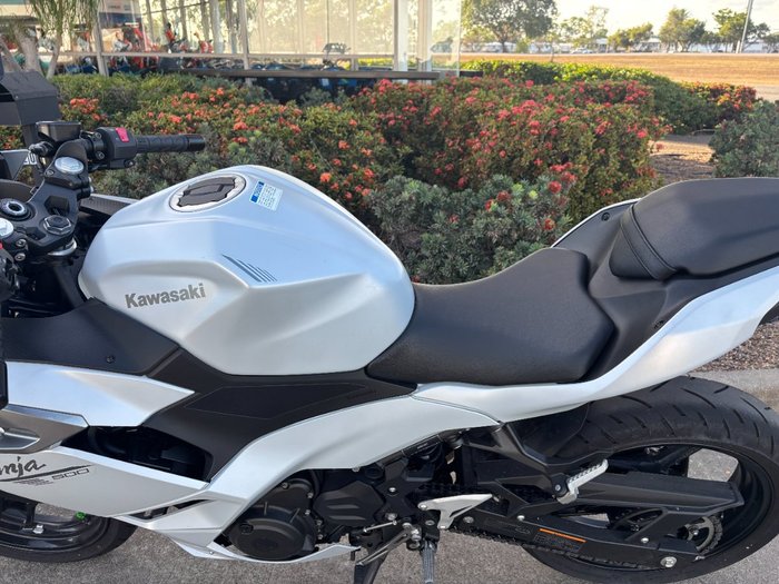 2024 Kawasaki NINJA 500 SE (LAMS) White