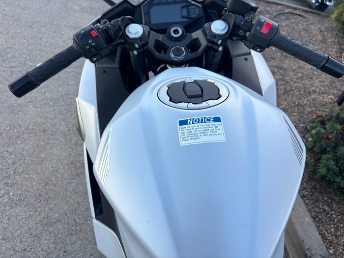 2024 Kawasaki NINJA 500 SE (LAMS) White