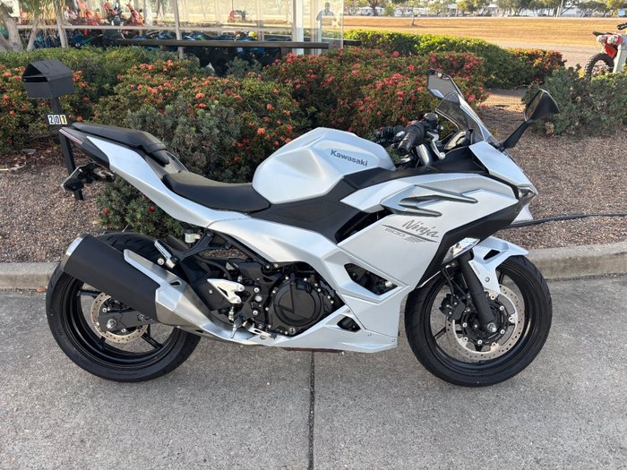 2024 Kawasaki NINJA 500 SE (LAMS) White
