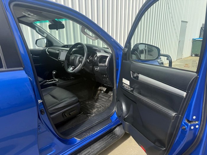 2020 Toyota Hilux SR5