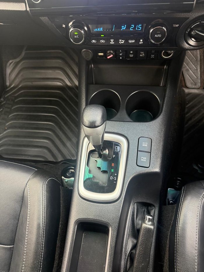 2020 Toyota Hilux SR5