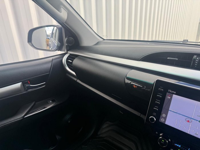 2020 Toyota Hilux SR5