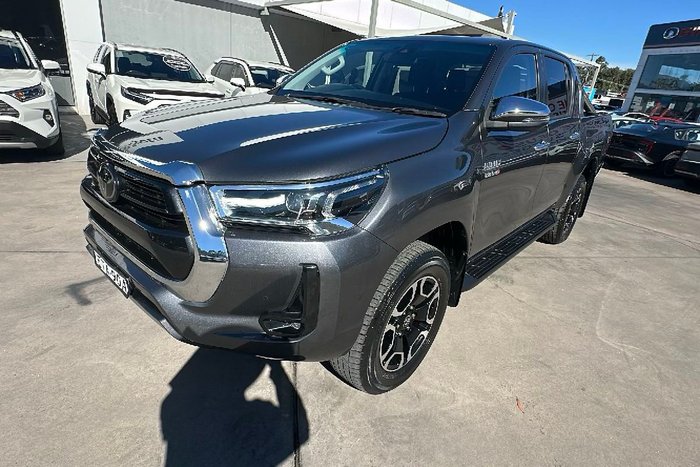 2022 Toyota Hilux SR5