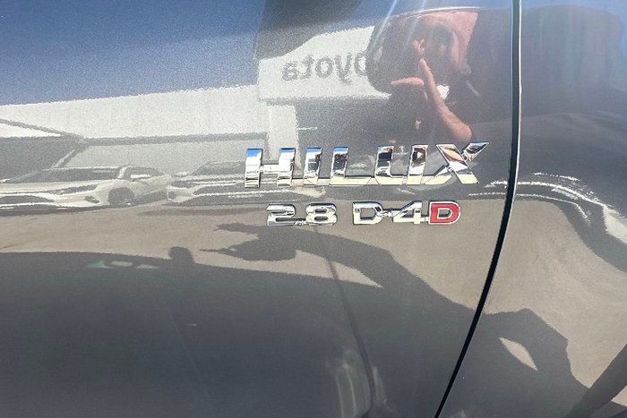 2022 Toyota Hilux SR5
