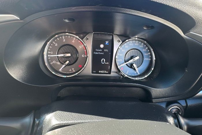 2022 Toyota Hilux SR5