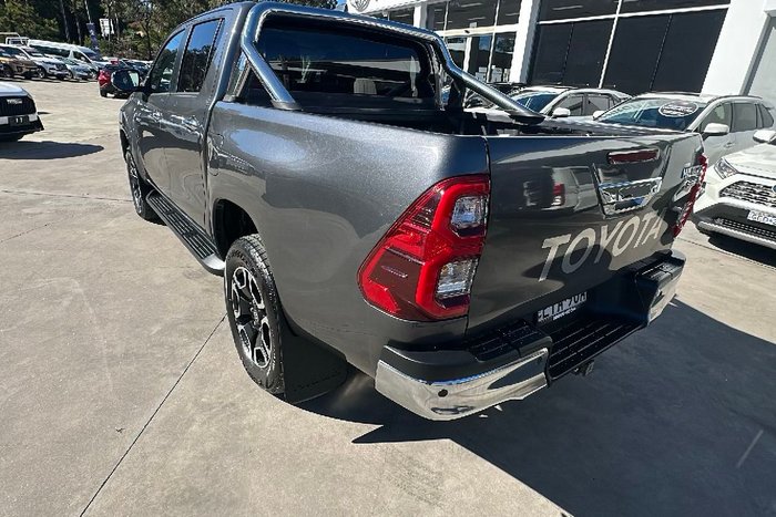 2022 Toyota Hilux SR5