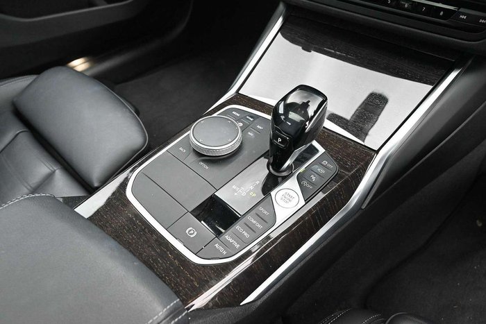 2021 BMW 3 Series 330i Luxury Line