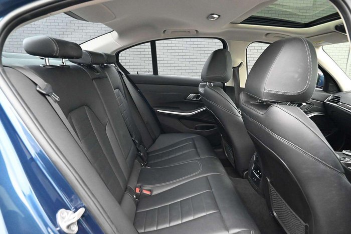 2021 BMW 3 Series 330i Luxury Line