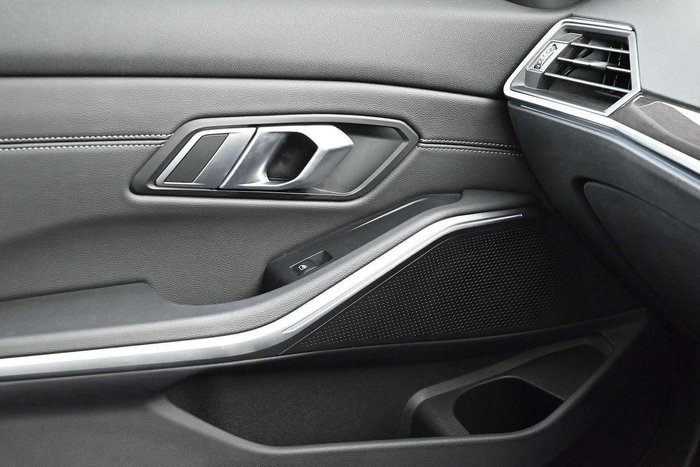 2021 BMW 3 Series 330i Luxury Line