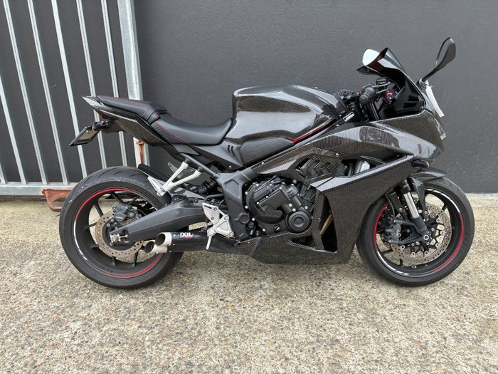 2025 Honda CBR650RAC RED