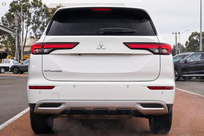 2025 Mitsubishi Outlander LS