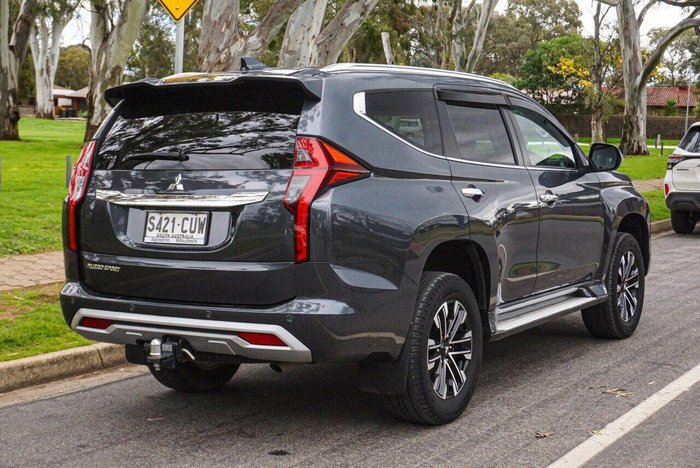 2023 Mitsubishi Pajero Sport GLS