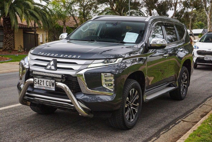 2023 Mitsubishi Pajero Sport GLS
