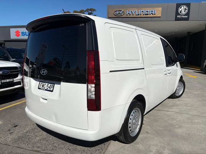 2024 Hyundai STARIA LOAD