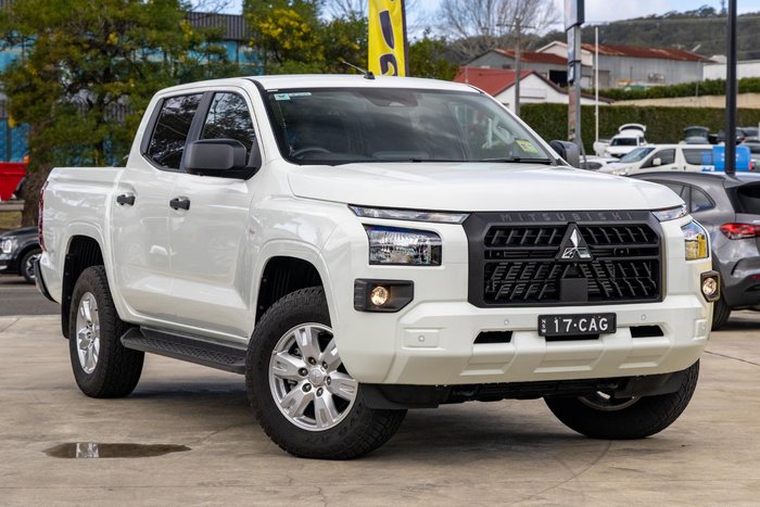 2025 Mitsubishi Triton GLX+