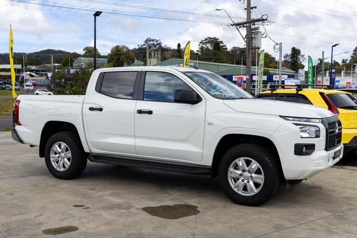2025 Mitsubishi Triton GLX+