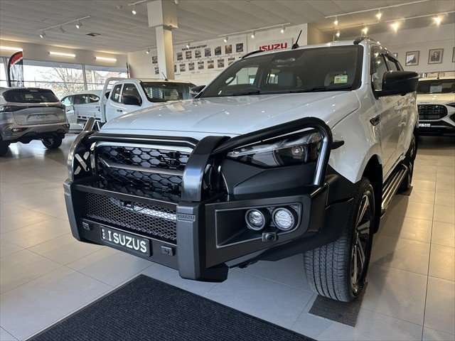2026 ISUZU MU-X LS-T