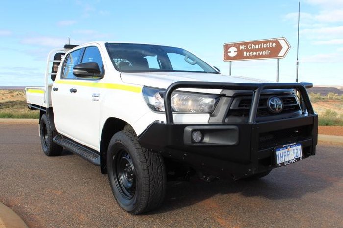 2022 Toyota Hilux SR