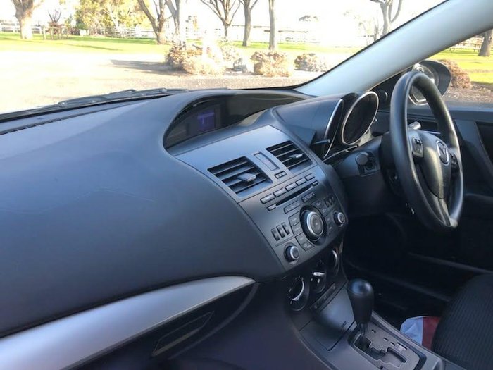 2013 Mazda 3 Neo