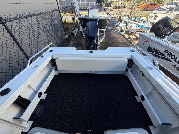 2027 QUINTREX 430 Fishabout