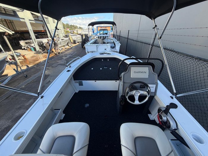 2027 QUINTREX 450 Top Ender