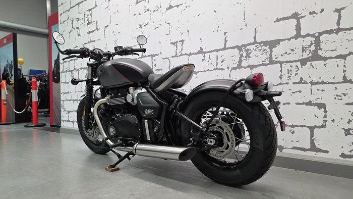 2026 Triumph Bonneville Bobber Bobber Black