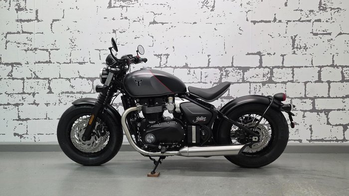 2026 Triumph Bonneville Bobber Bobber Black