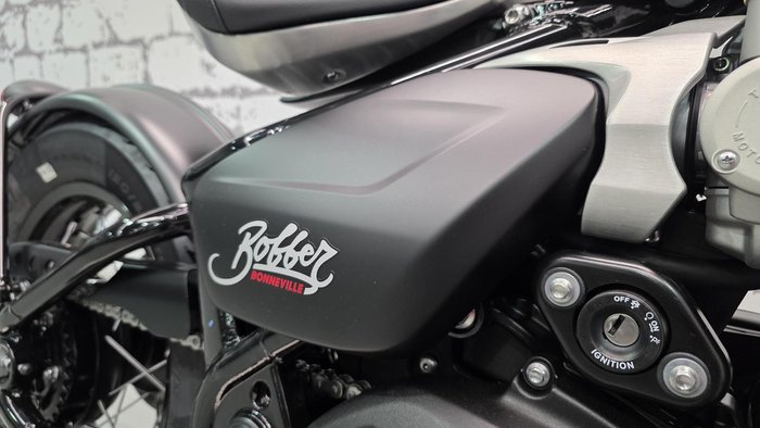 2026 Triumph Bonneville Bobber Bobber Black